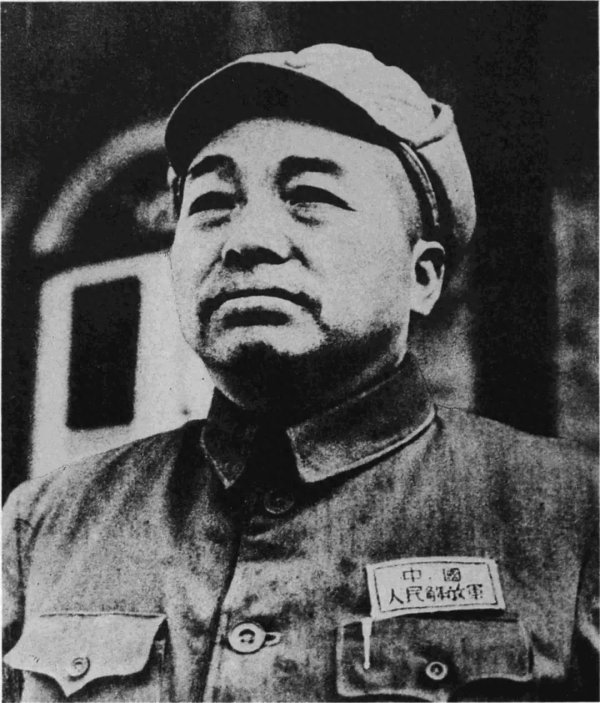 上海配资知识网 张爱萍主张裁掉防空军，杨成武怒拍桌子：从来都是老子吃别人！