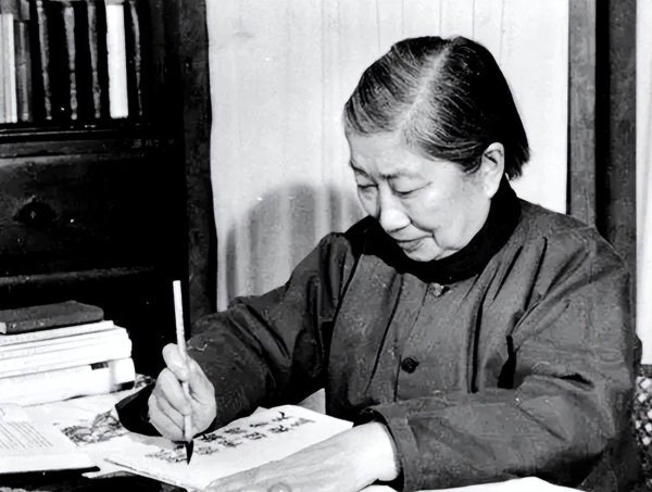 配资网大全 1957年李淑一向毛主席索要题诗，毛主席复信：你所取的态度不适当